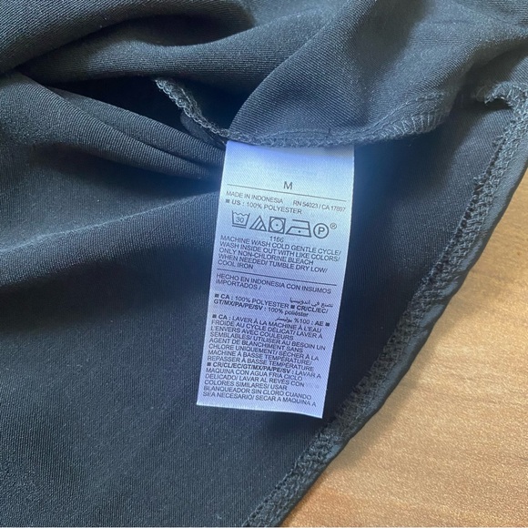 OLD NAVY SILK LOOKING TANK - Picture 3 of 4